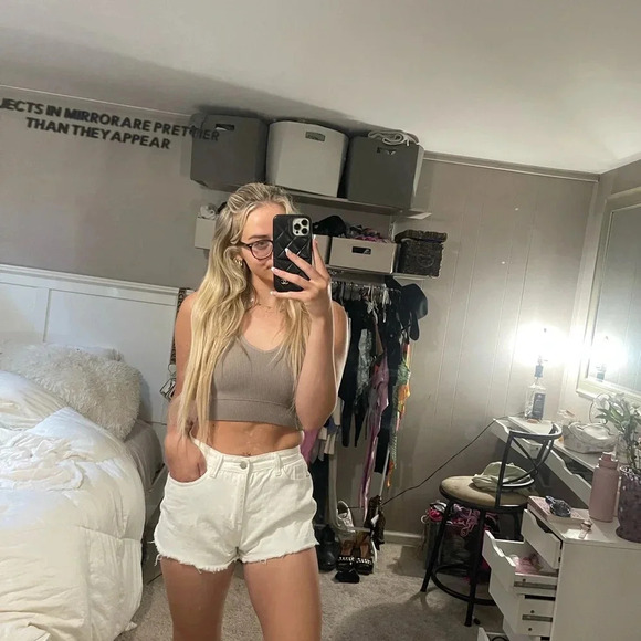 PRINCESS POLLY shorts 4 - Picture 4 of 11